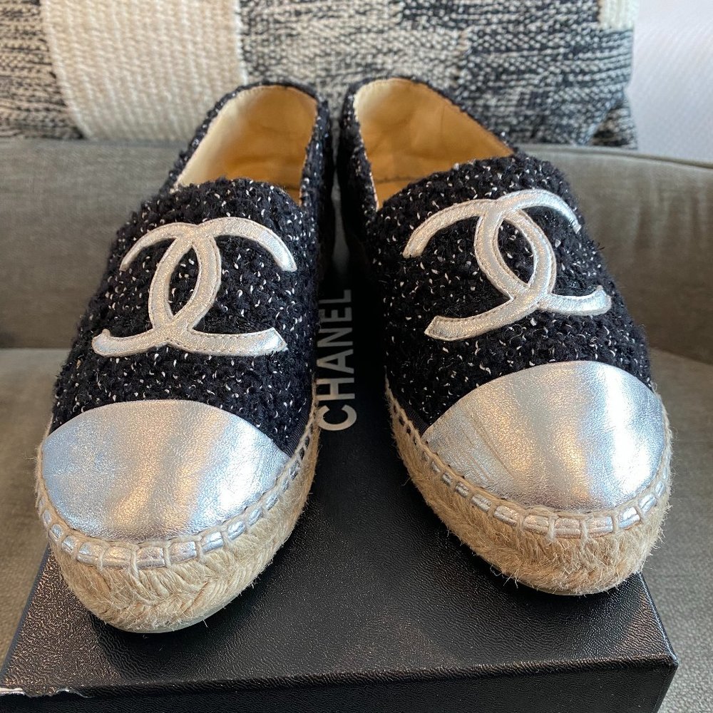 Chanel Espadrille Tweed Canvas Flats in Black & Silver (CC-0426N-0119) - Picture 2 of 13